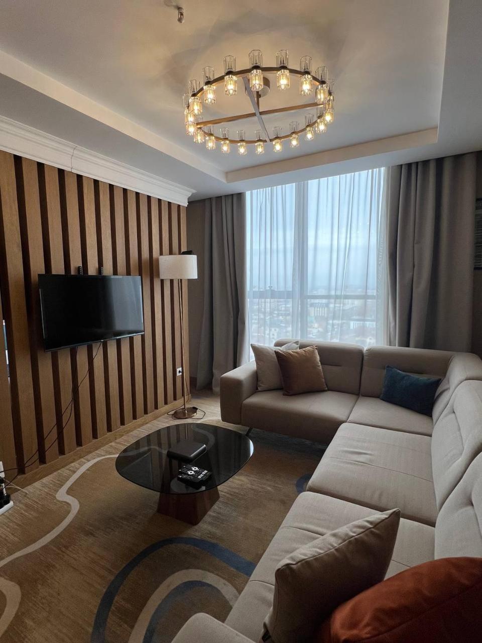 Sofia International Hotel Bisjkek Buitenkant foto
