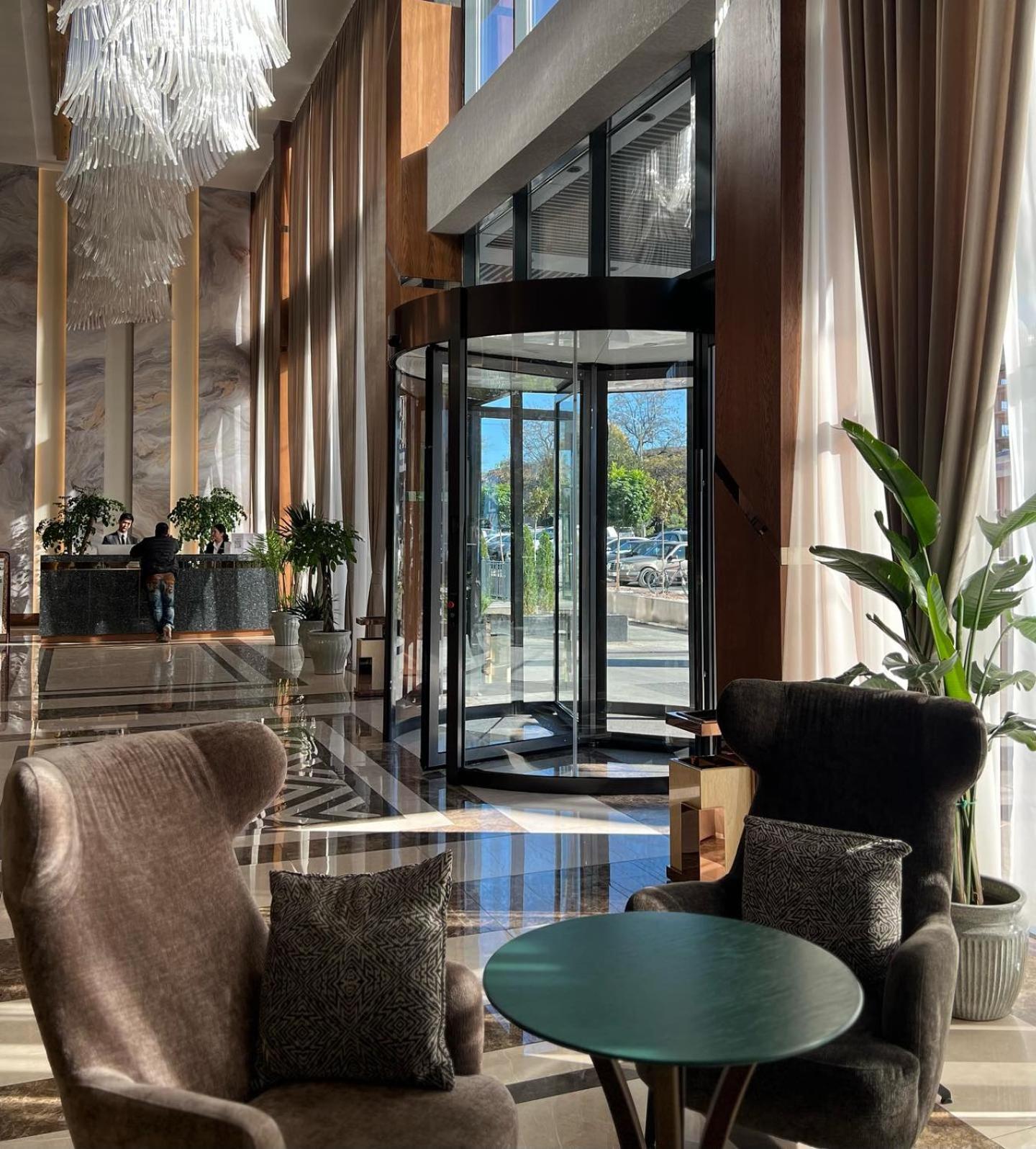 Sofia International Hotel Bisjkek Buitenkant foto